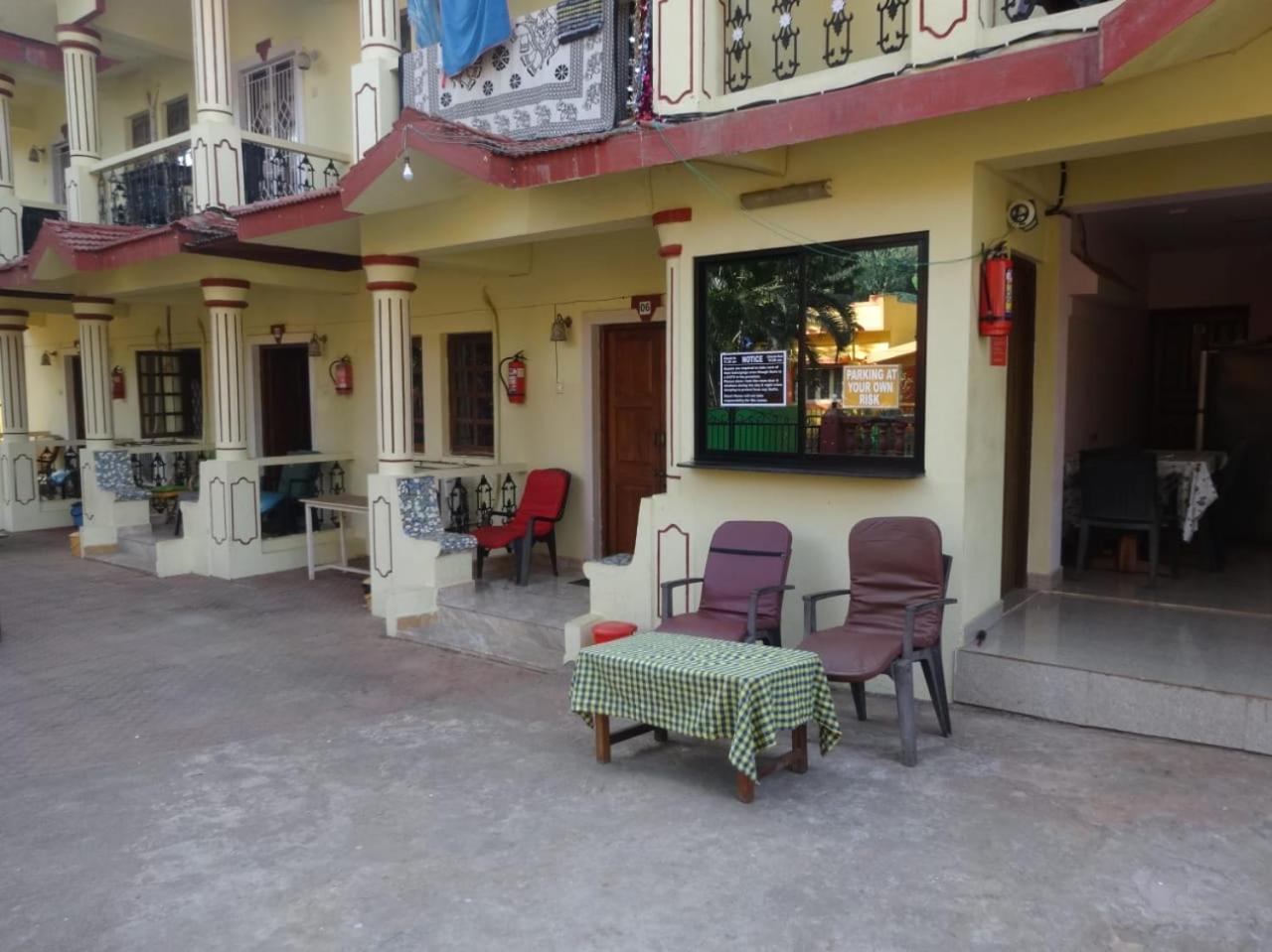R Mansion Apartment Калангуте Екстериор снимка